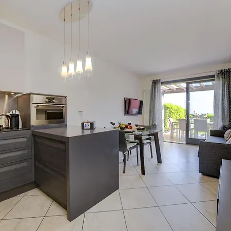 Desenzanoloft Official Partner Marriott Homes & - Co2 In Vistalago With 5 Pools